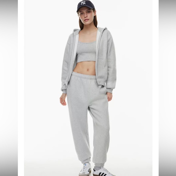 ARITZIA TNA mega fleece sweatpants - Picture 2 of 5